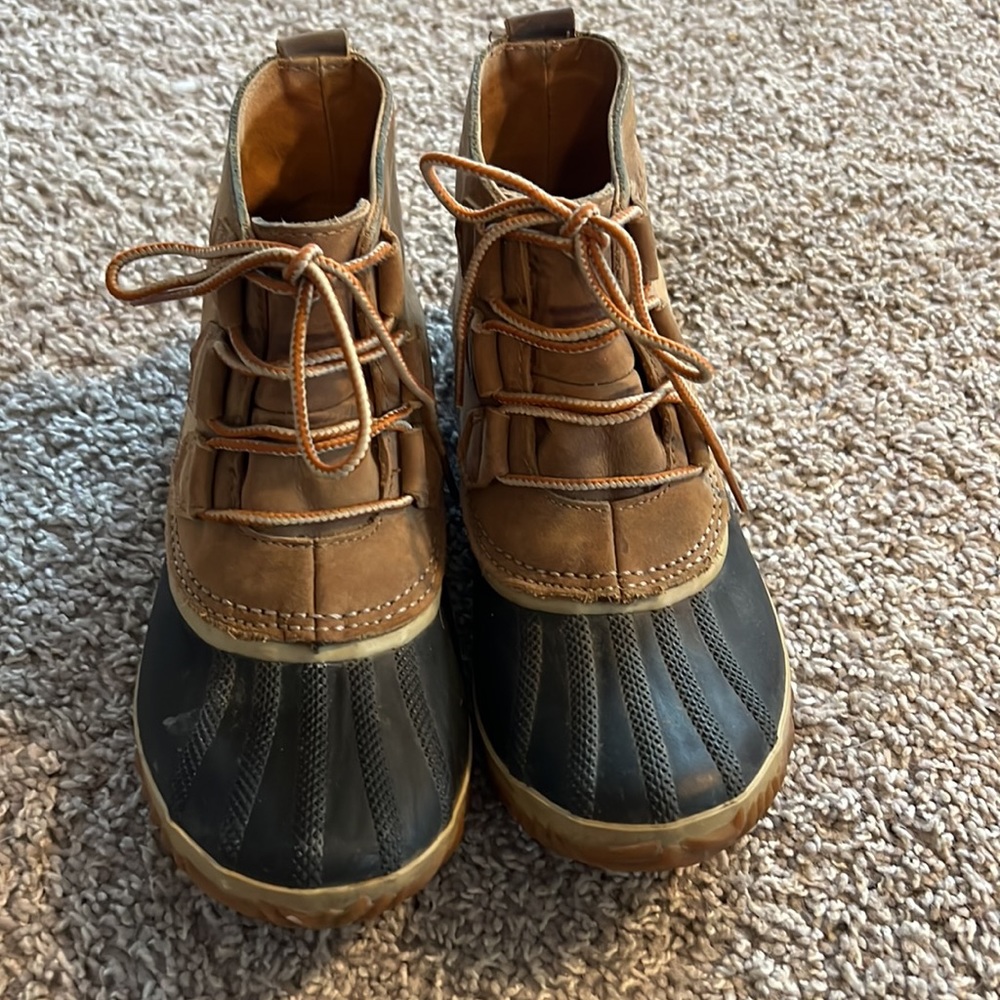 Sorel Out and About Boots - Picture 2 of 7